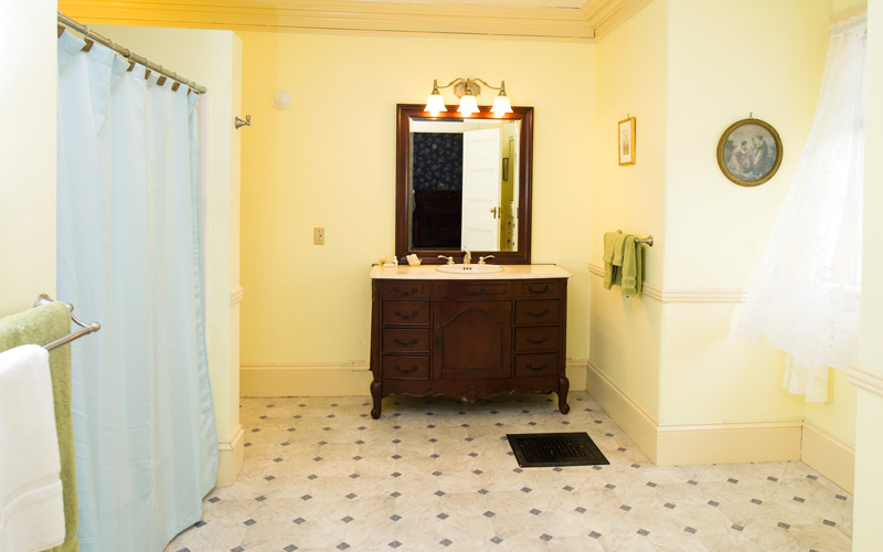 B&B guest room with private bath